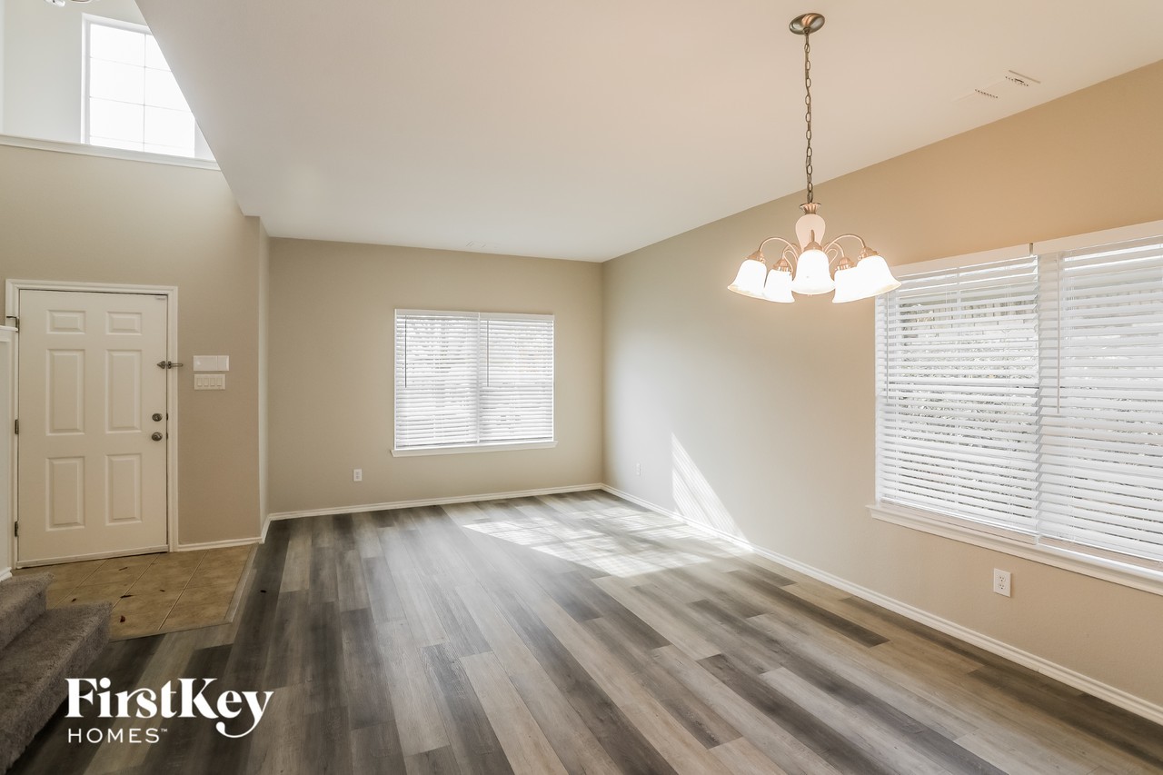 1617 Bluebird Dr - Photo 5 of 15