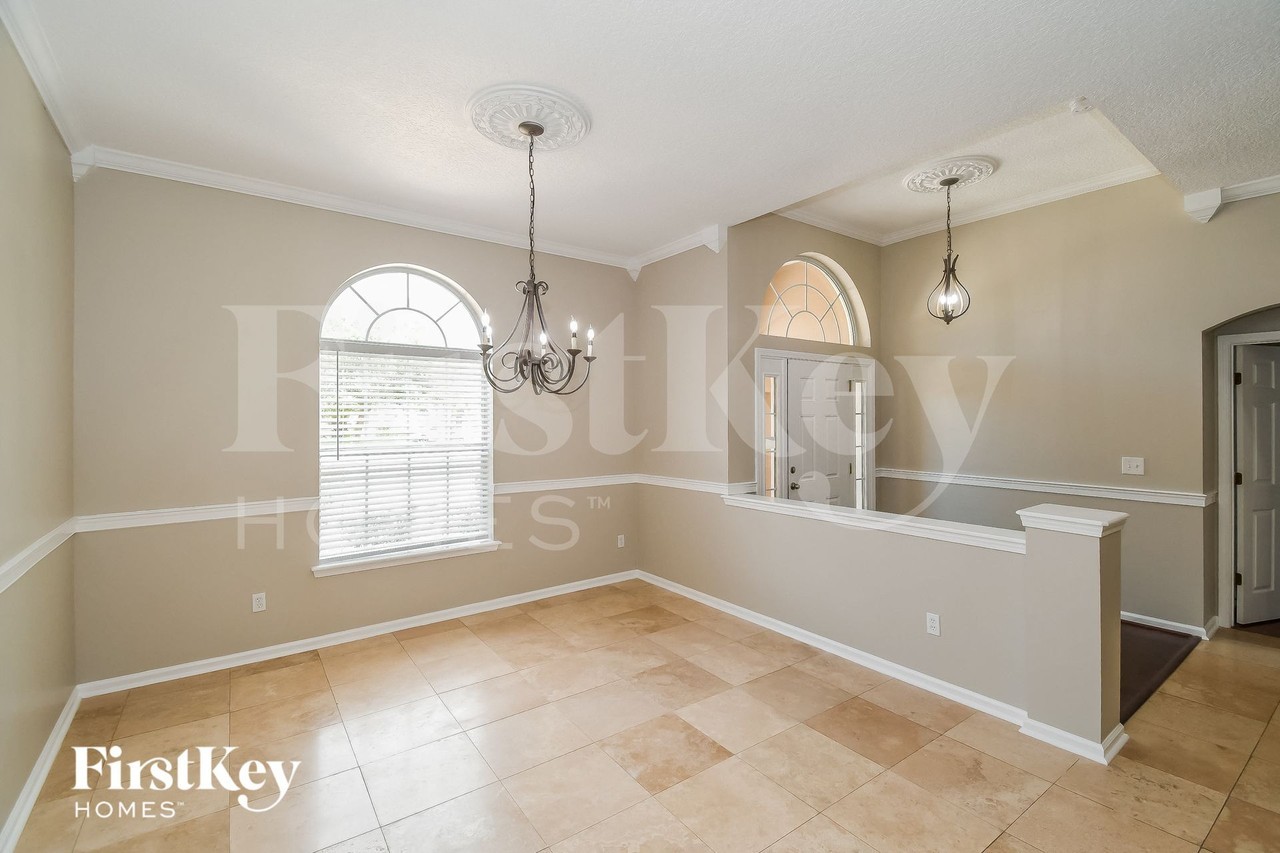 4037 Victoria Lakes Dr S - Photo 4 of 16