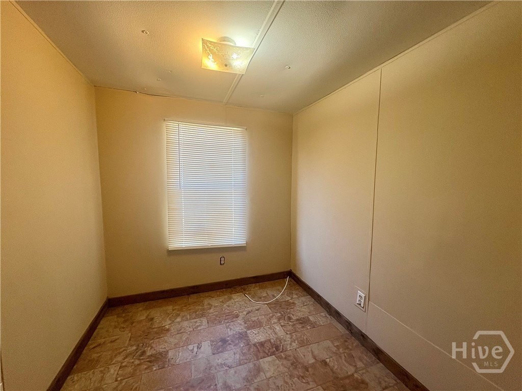 10 Miles Park Rd - Photo 7 of 12
