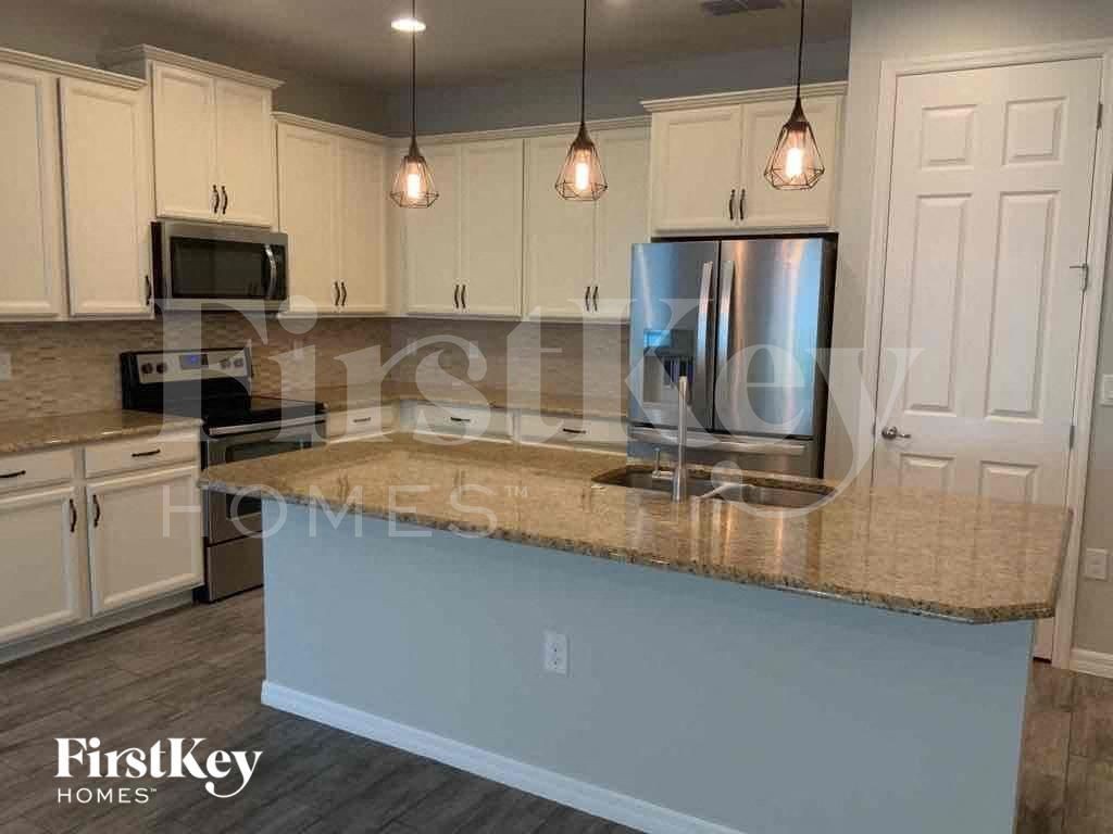 1143 Merion Dr - Photo 4 of 12