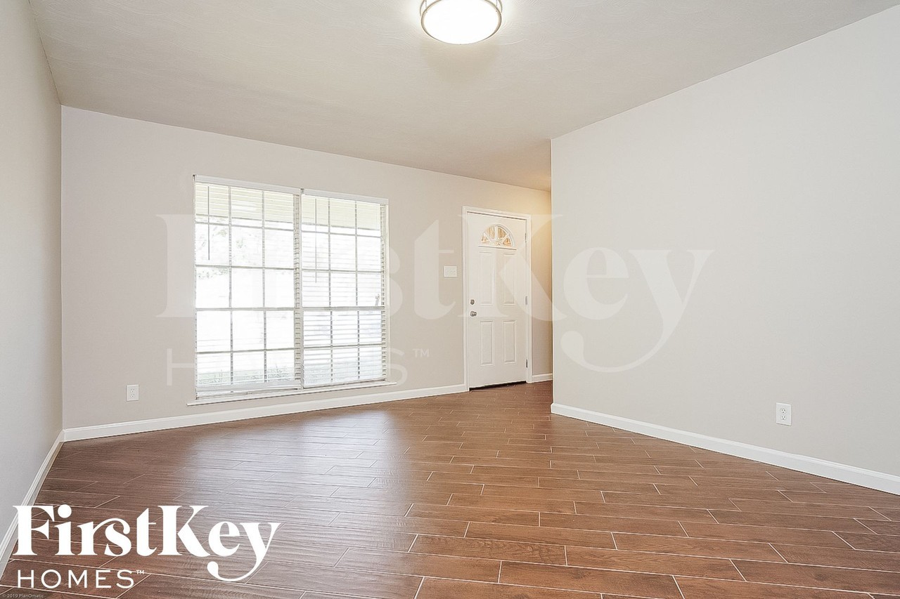 9301 Gettysburg Ave - Photo 2 of 15
