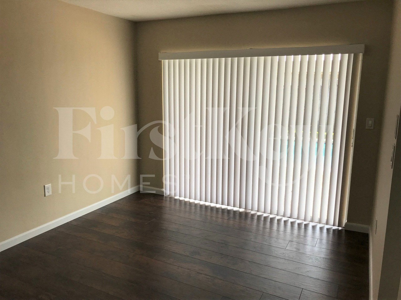 9280 Sunset Strip - Photo 5 of 19