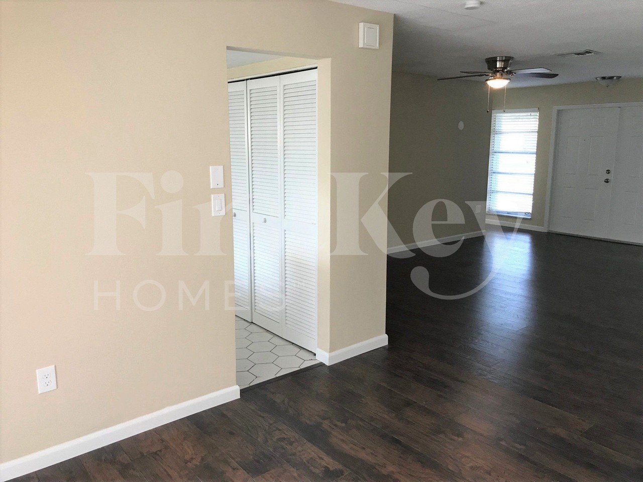 9280 Sunset Strip - Photo 7 of 19