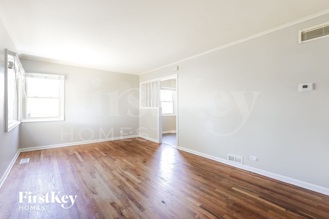 8017 Merrimac Ave - Photo 3 of 15