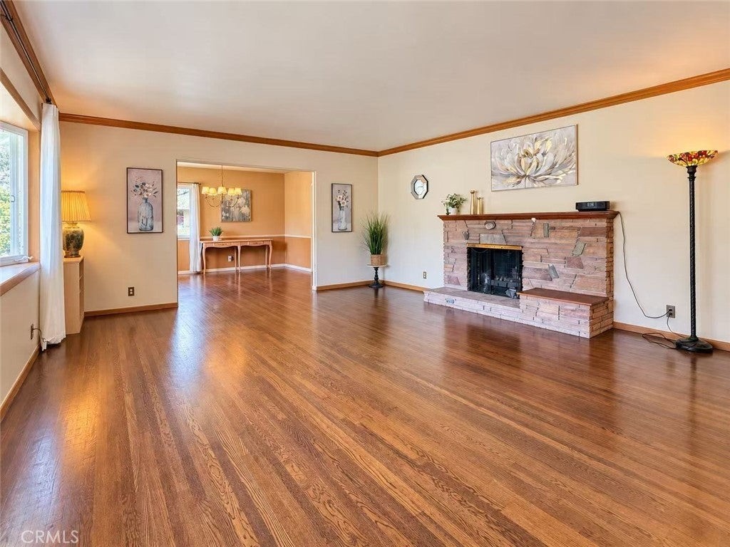 1934 Highland Oaks Dr - Photo 4 of 32