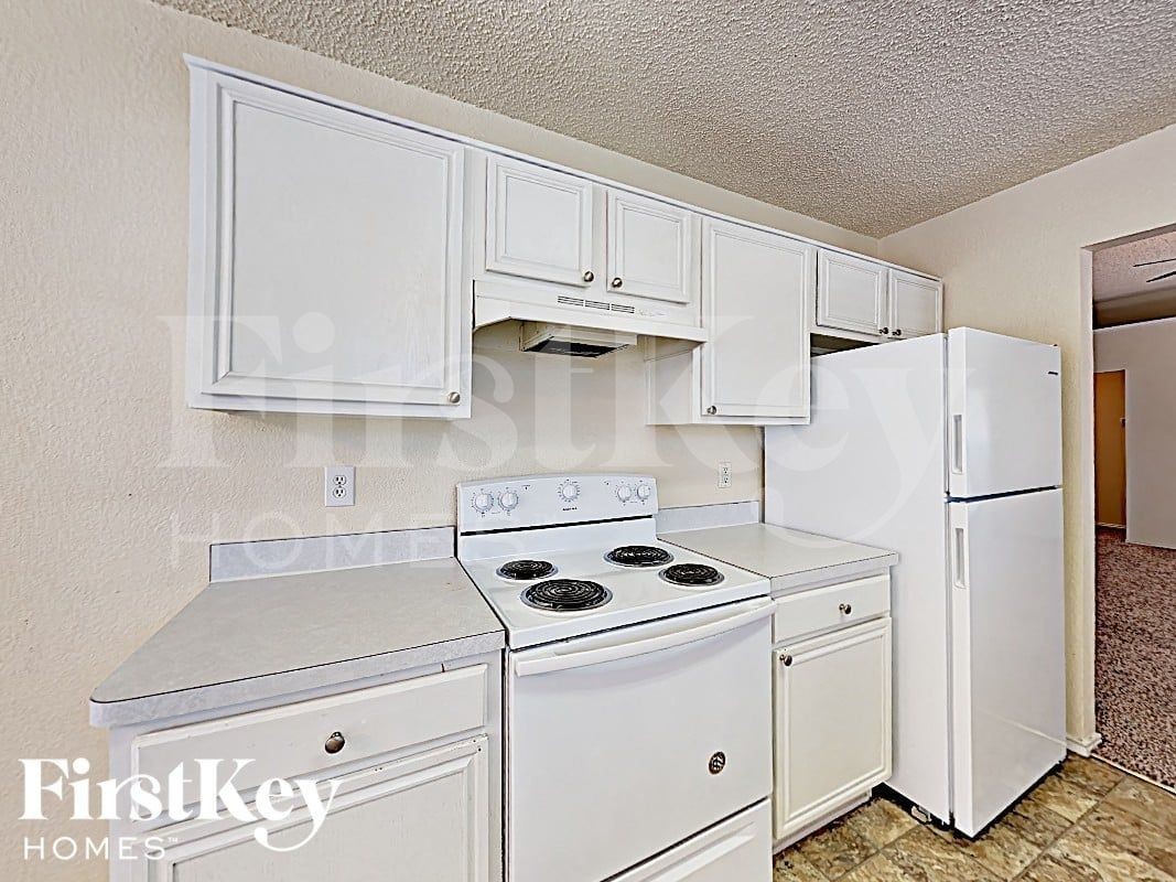 4204 N Coral Springs Dr - Photo 5 of 17