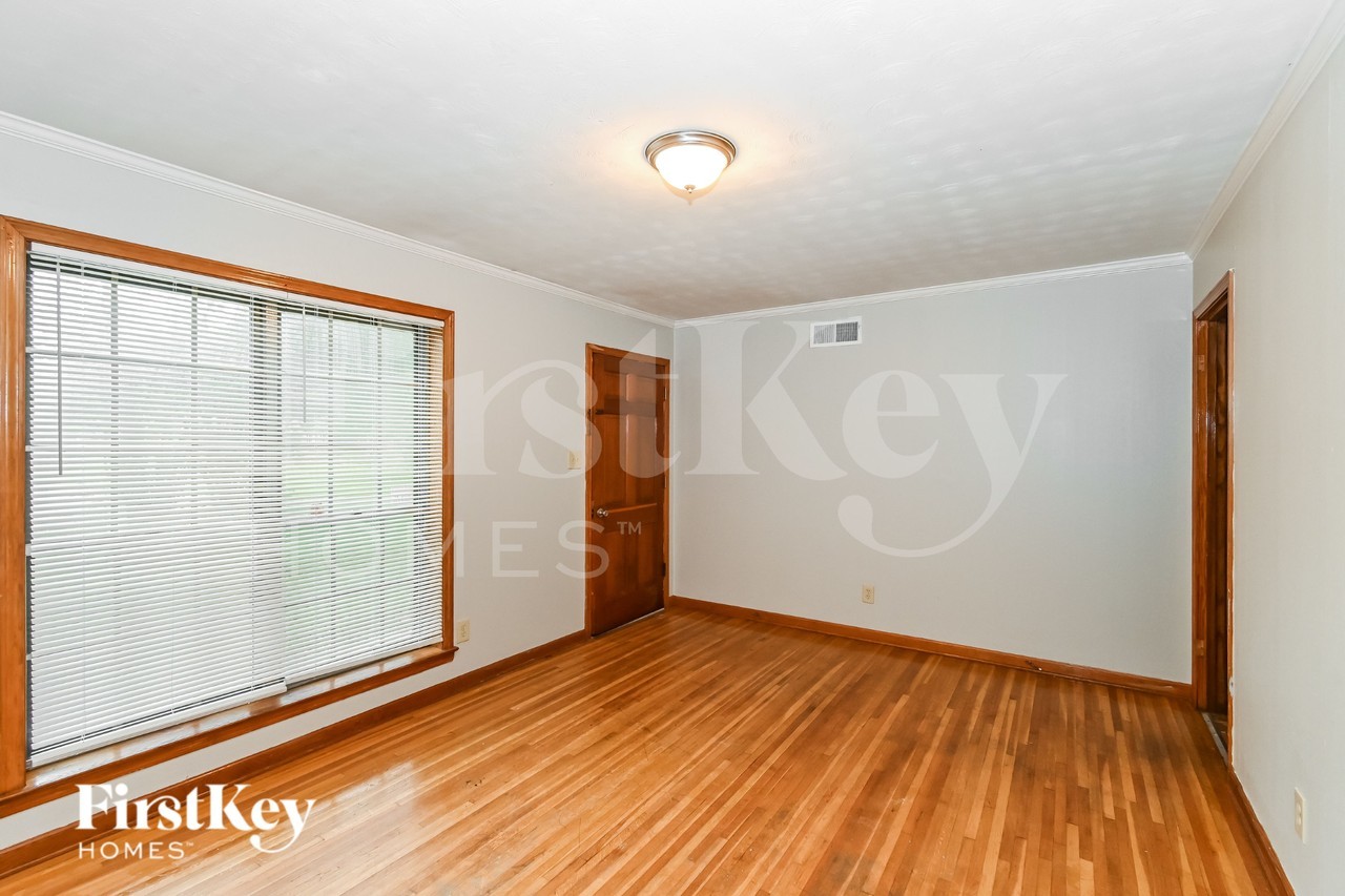 3717 W Big Bend Dr - Photo 2 of 16