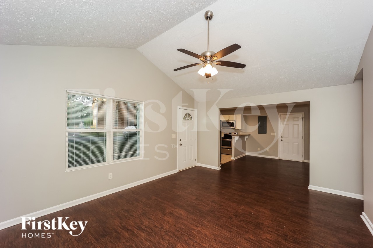 2904 Cheney St - Photo 4 of 19