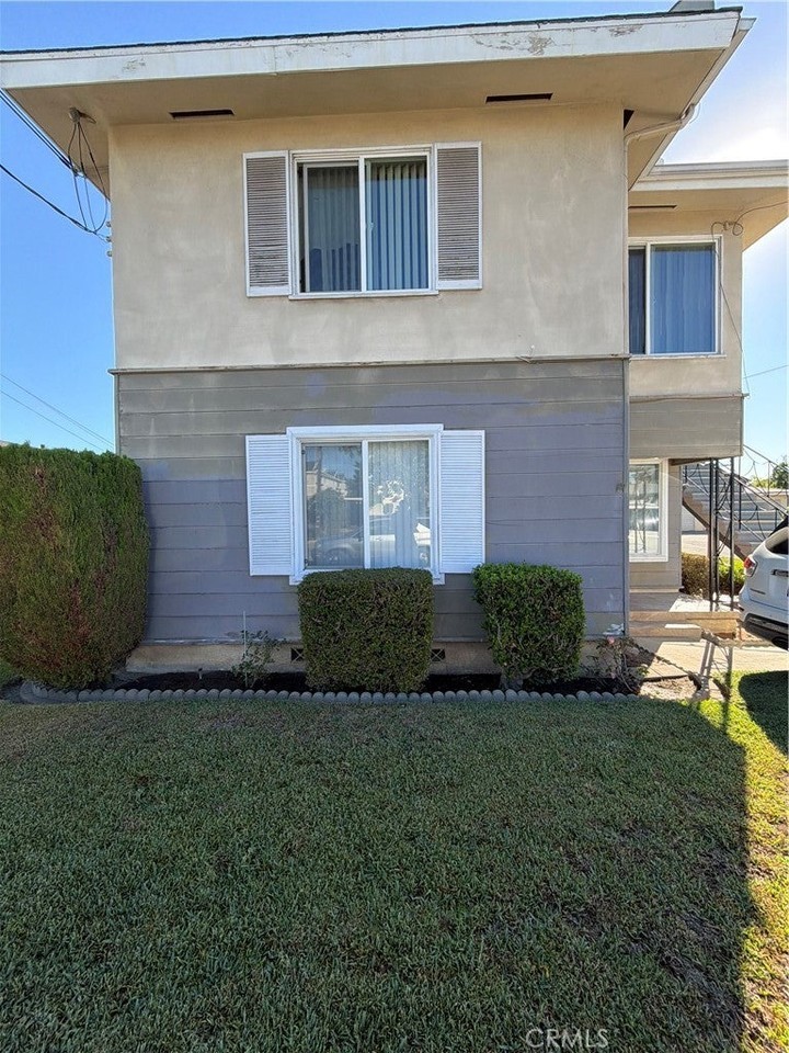 5658 Noel Dr - Photo 2 of 24