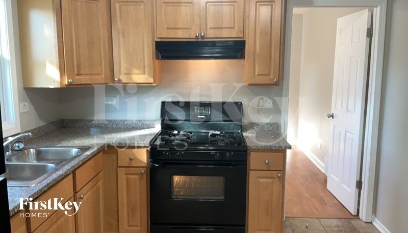 16454 Roy St - Photo 3 of 9