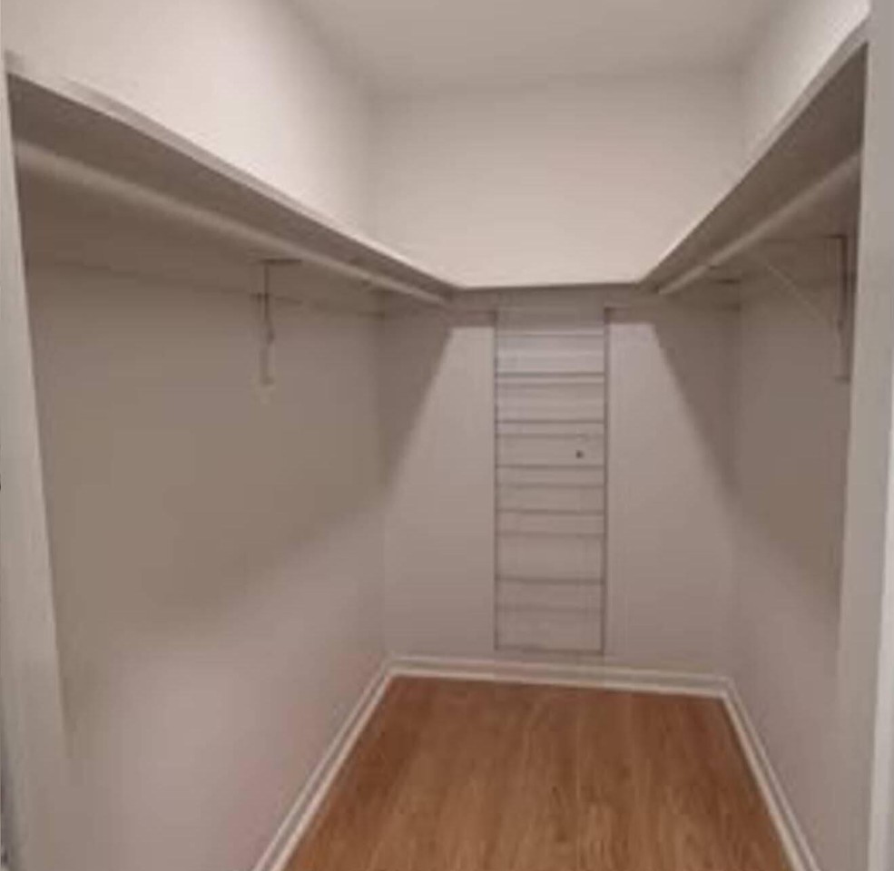 237 NORWICH J 237 - Photo 2 of 7