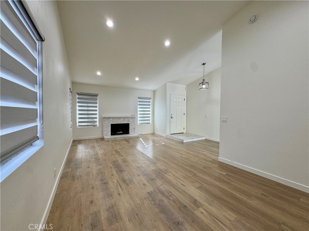 1415 Meadow Glen Rd - Photo 5 of 37