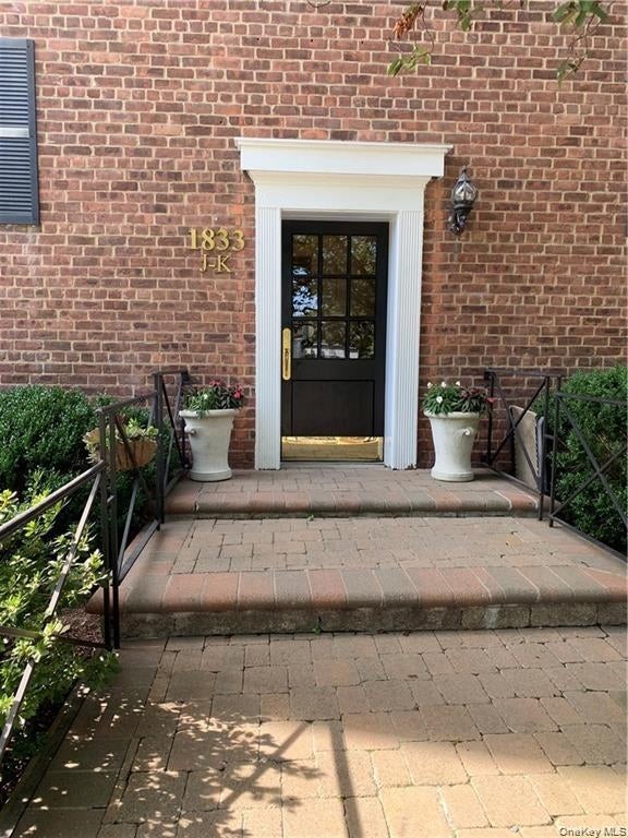 1833 Palmer Ave - Photo 4 of 25