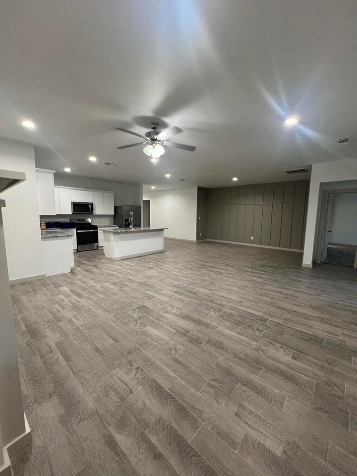 10518 Aberdeen Ave - Photo 7 of 20