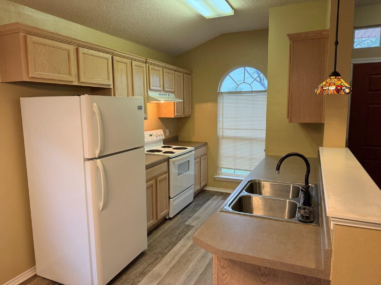 6510 90th St - Photo 3 of 16