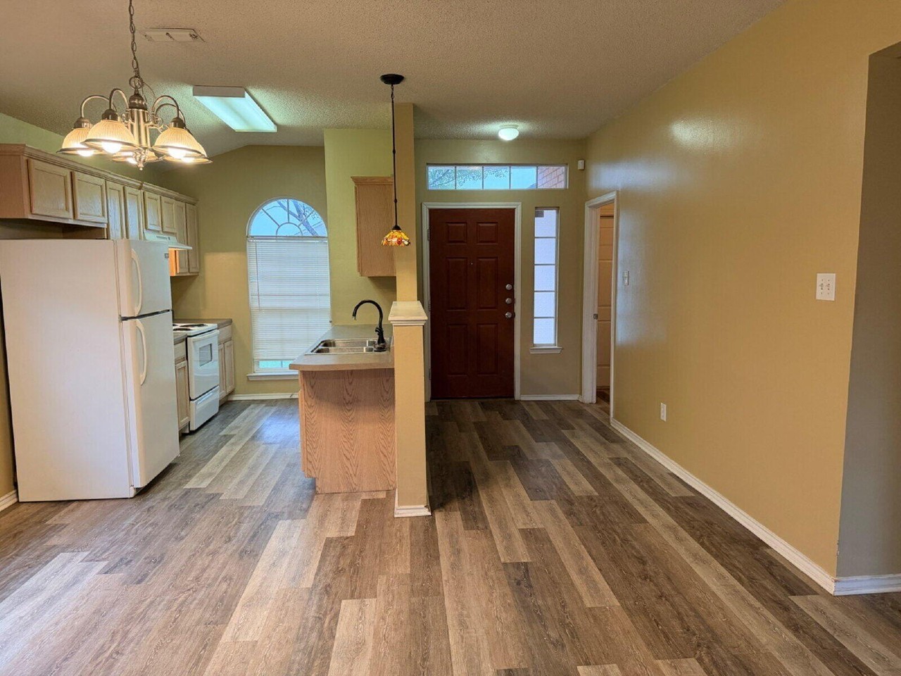 6510 90th St - Photo 4 of 16