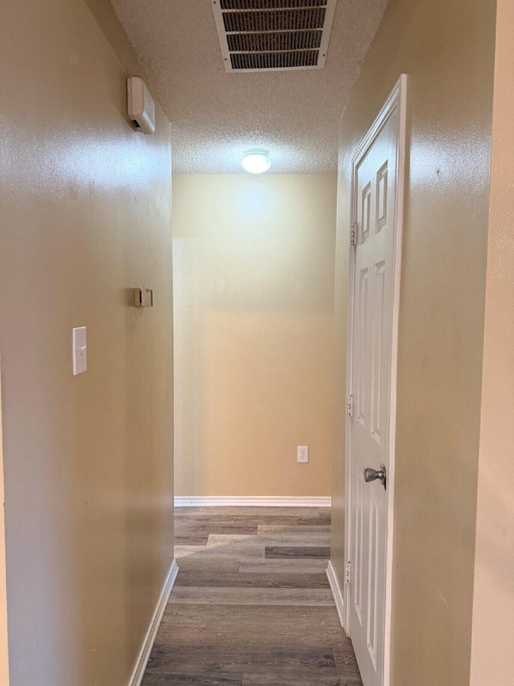 6510 90th St - Photo 6 of 16