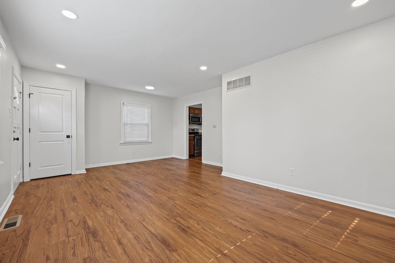 2321 Southgate Dr - Photo 5 of 24