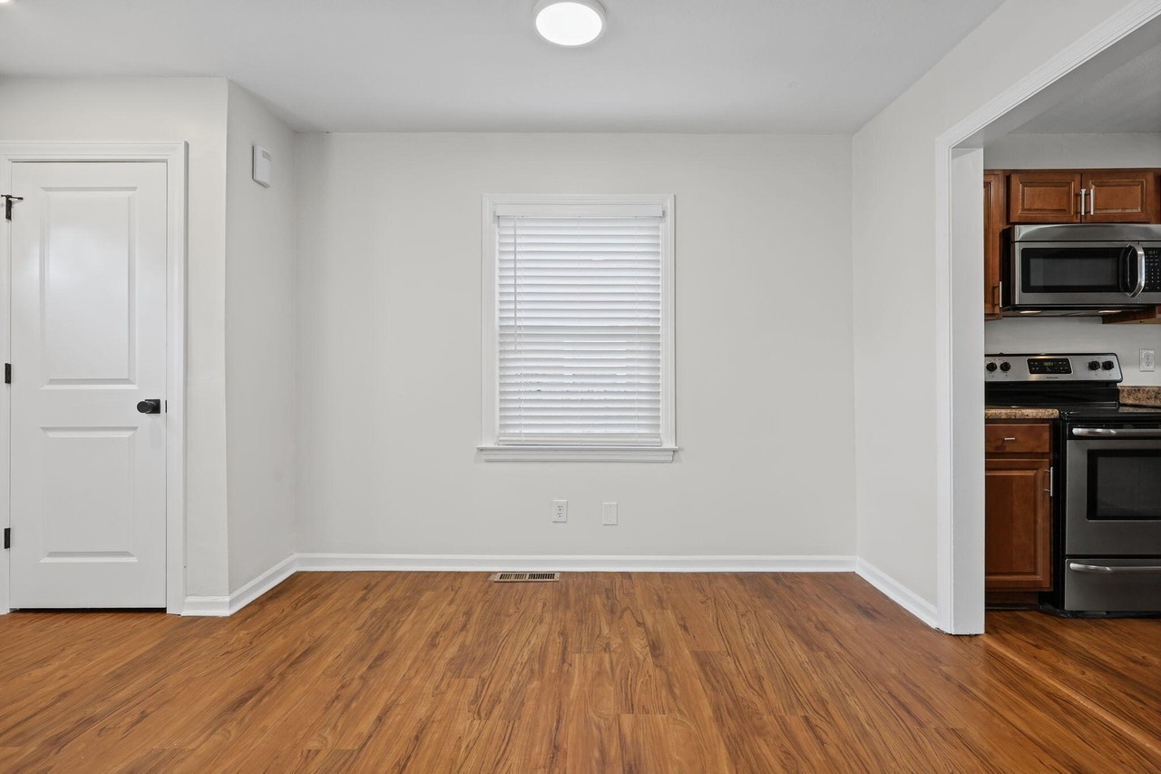 2321 Southgate Dr - Photo 6 of 24