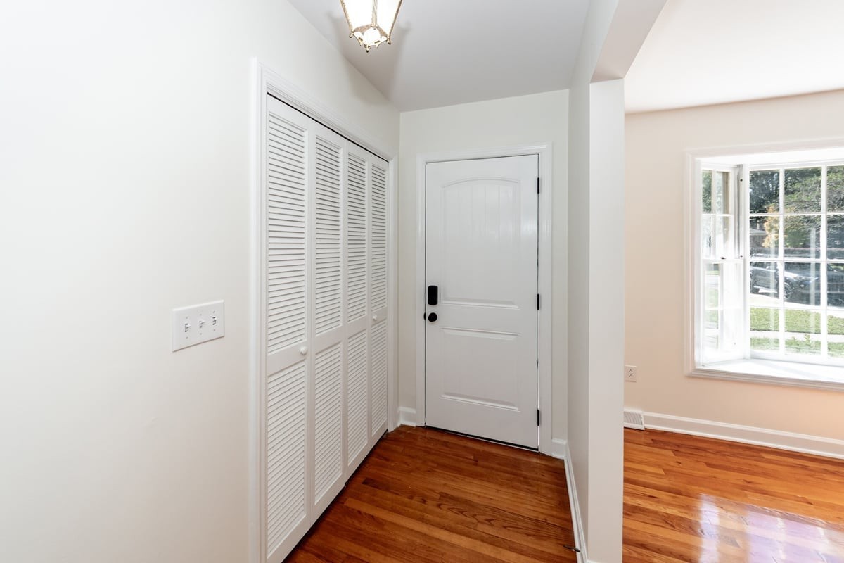 336 Betsy Rd - Photo 4 of 50