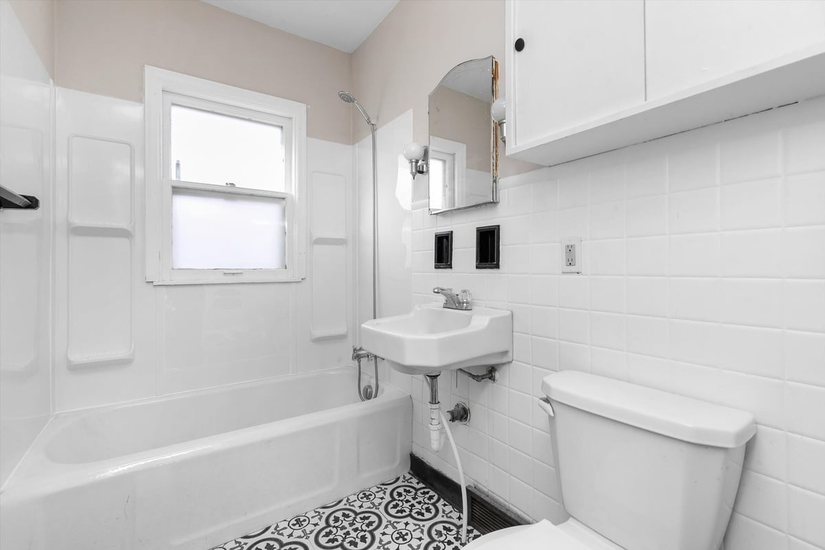 1734 45th St - Photo 2 of 14