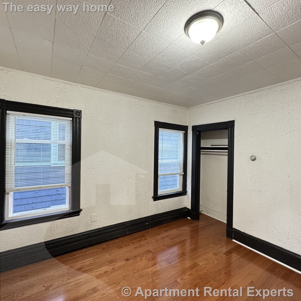 53 Hinckley St #2 - Photo 4 of 12