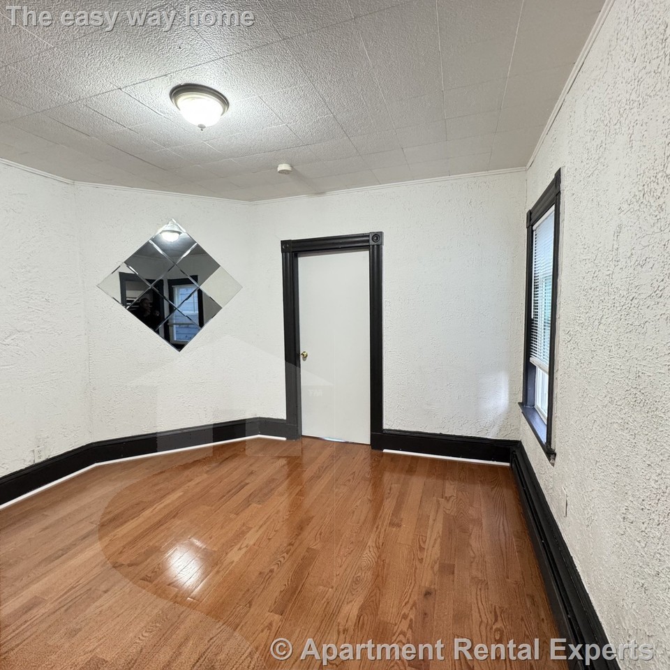 53 Hinckley St #2 - Photo 6 of 12