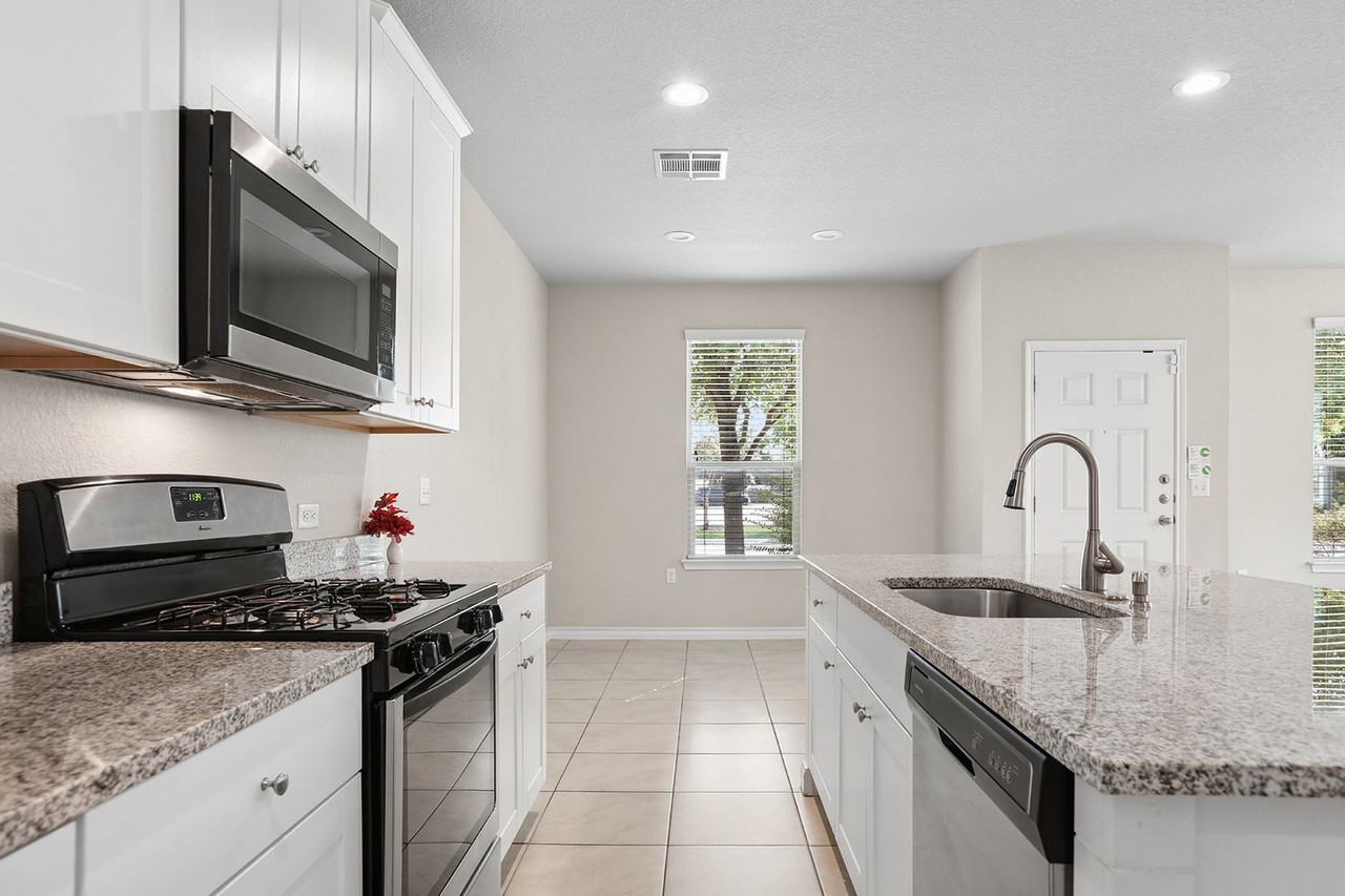 1704 Los Olivios Way - Photo 2 of 23