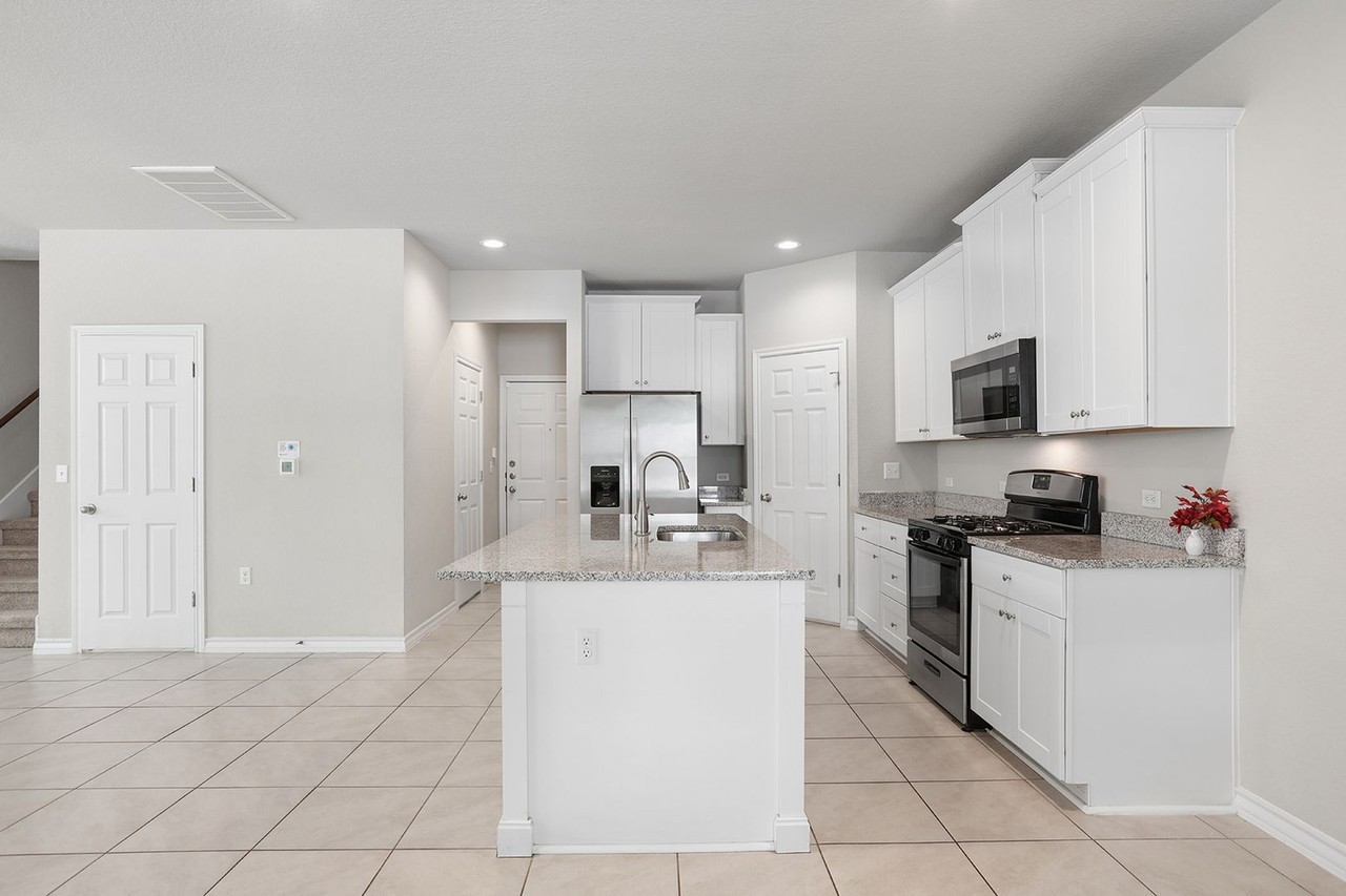 1704 Los Olivios Way - Photo 3 of 23