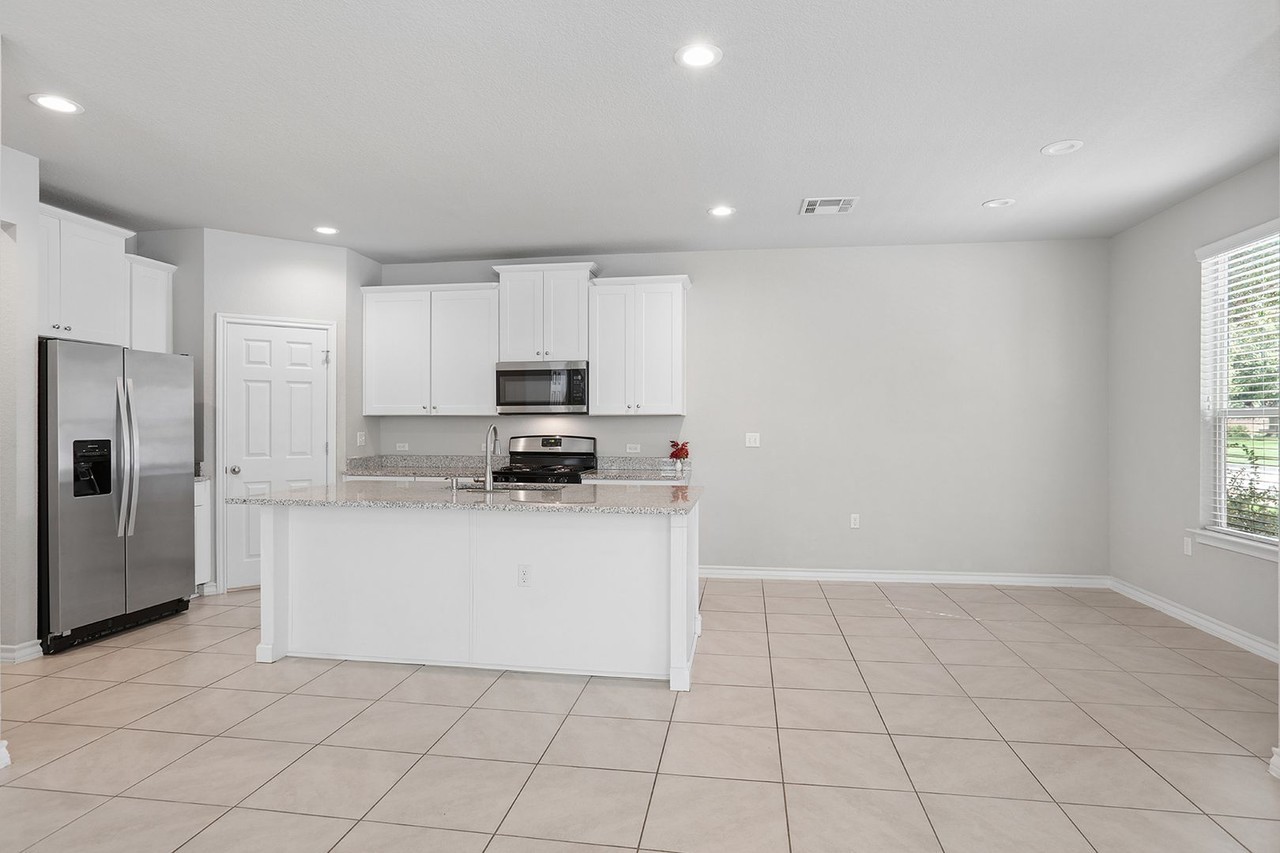 1704 Los Olivios Way - Photo 4 of 23