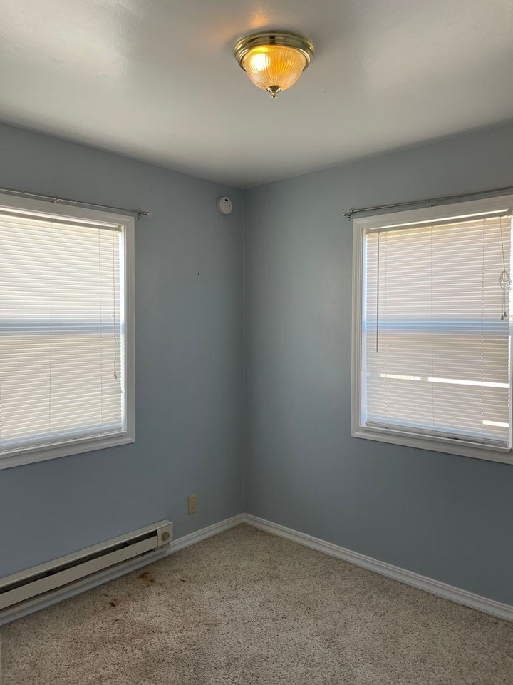 1202 Jackson St - Photo 7 of 8