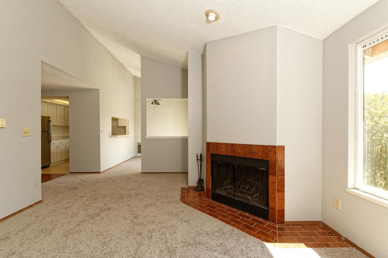 2601 Ne 4th St #631 - Photo 3 of 13