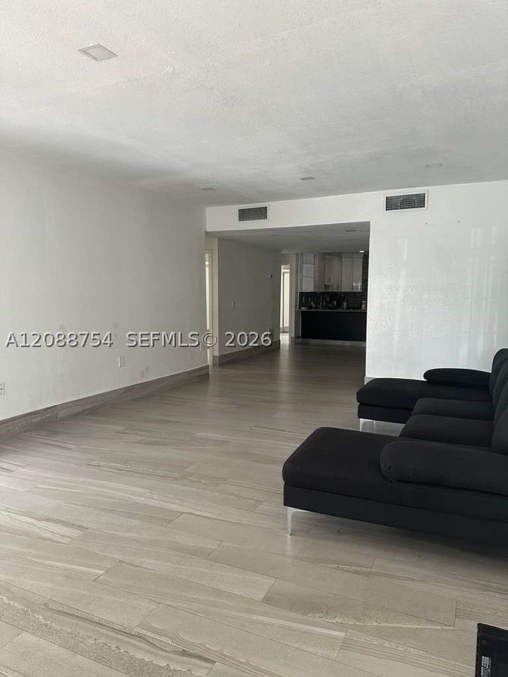5737 Sw 6th St - Photo 2 of 16