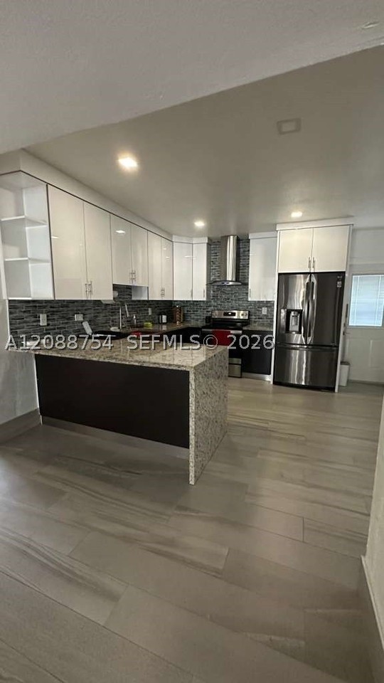 5737 Sw 6th St - Photo 4 of 16