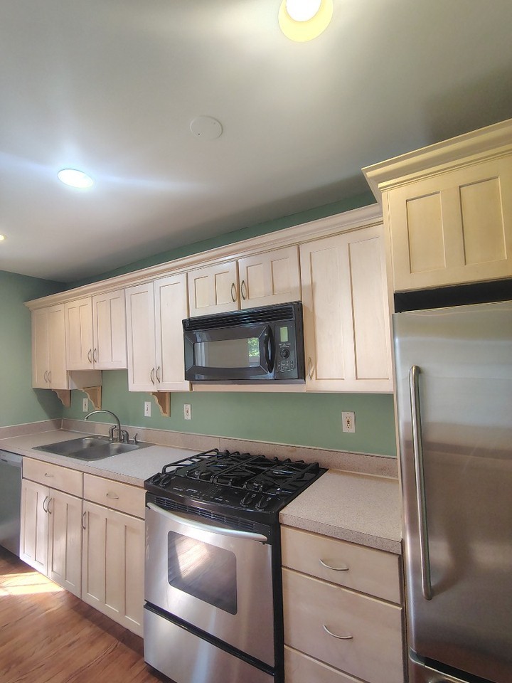 1315 Shepherd St Ne - Photo 3 of 20