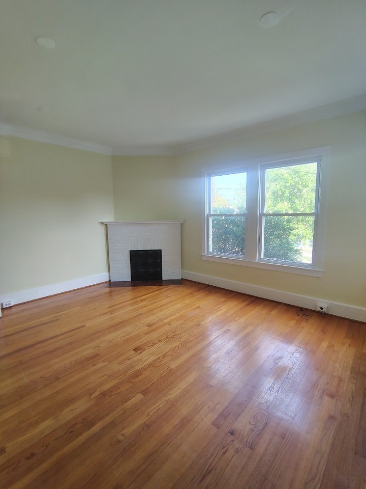 1315 Shepherd St Ne - Photo 4 of 20