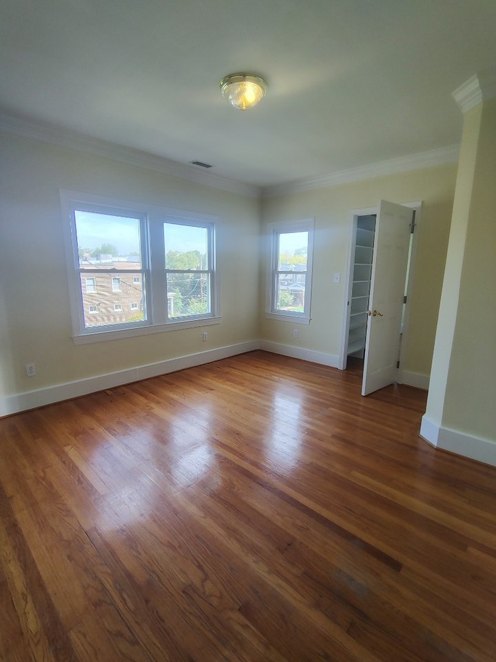 1315 Shepherd St Ne - Photo 7 of 20
