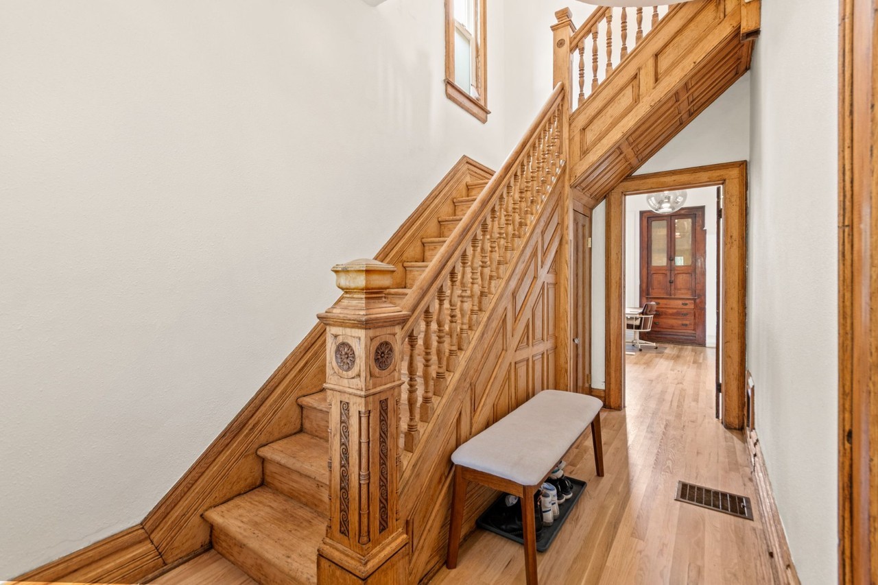 2322 N Franklin St - Photo 4 of 49
