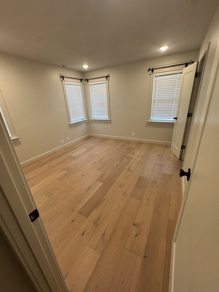 1036 Alabama St - Photo 4 of 8