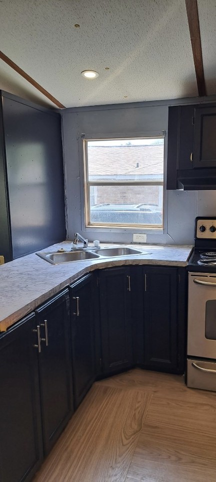 423 Love St - Photo 6 of 19