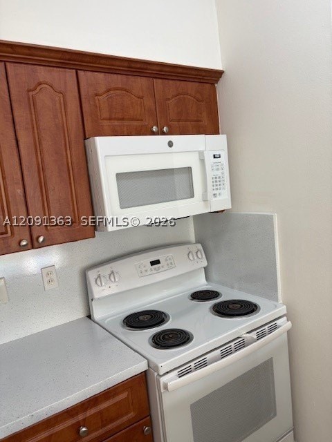 18356 Nw 68th Ave #E - Photo 6 of 12