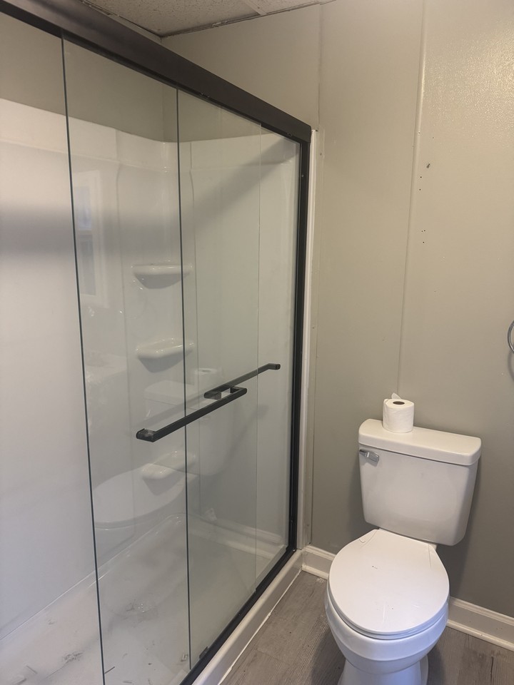 1205 Windsor St - Photo 2 of 11