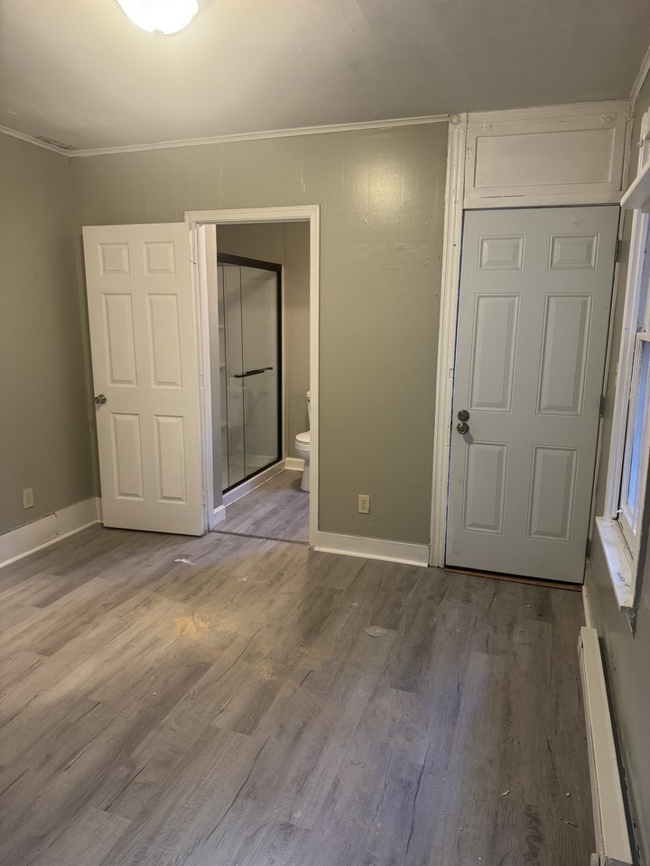 1205 Windsor St - Photo 7 of 11