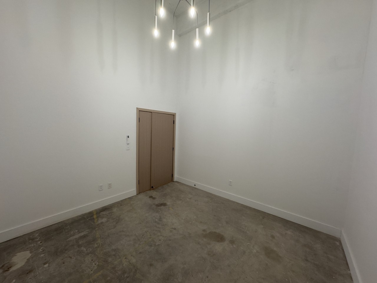 1075 S Watkins St #111 - Photo 2 of 12