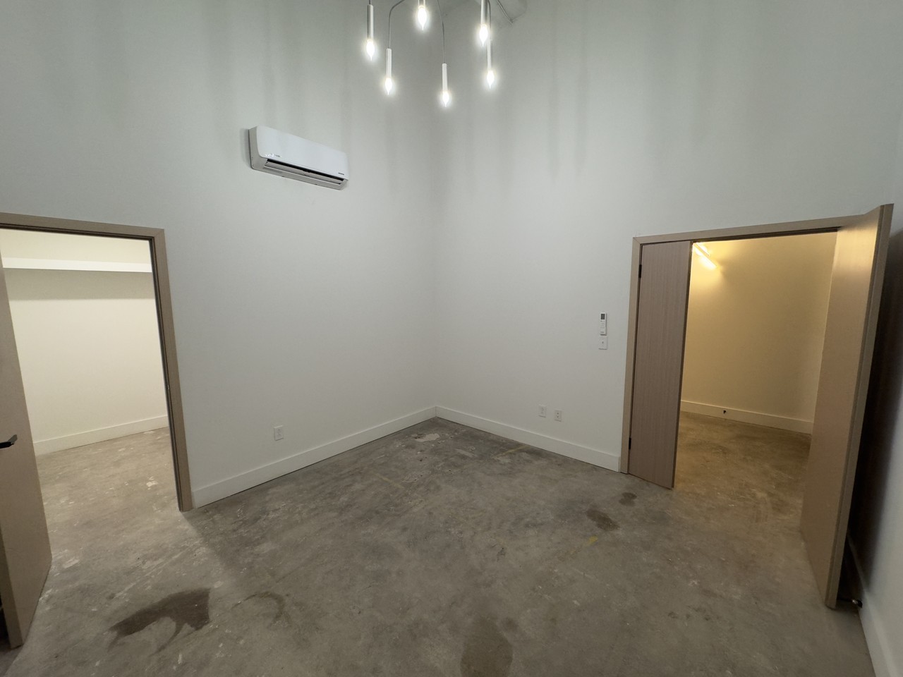 1075 S Watkins St #111 - Photo 7 of 12