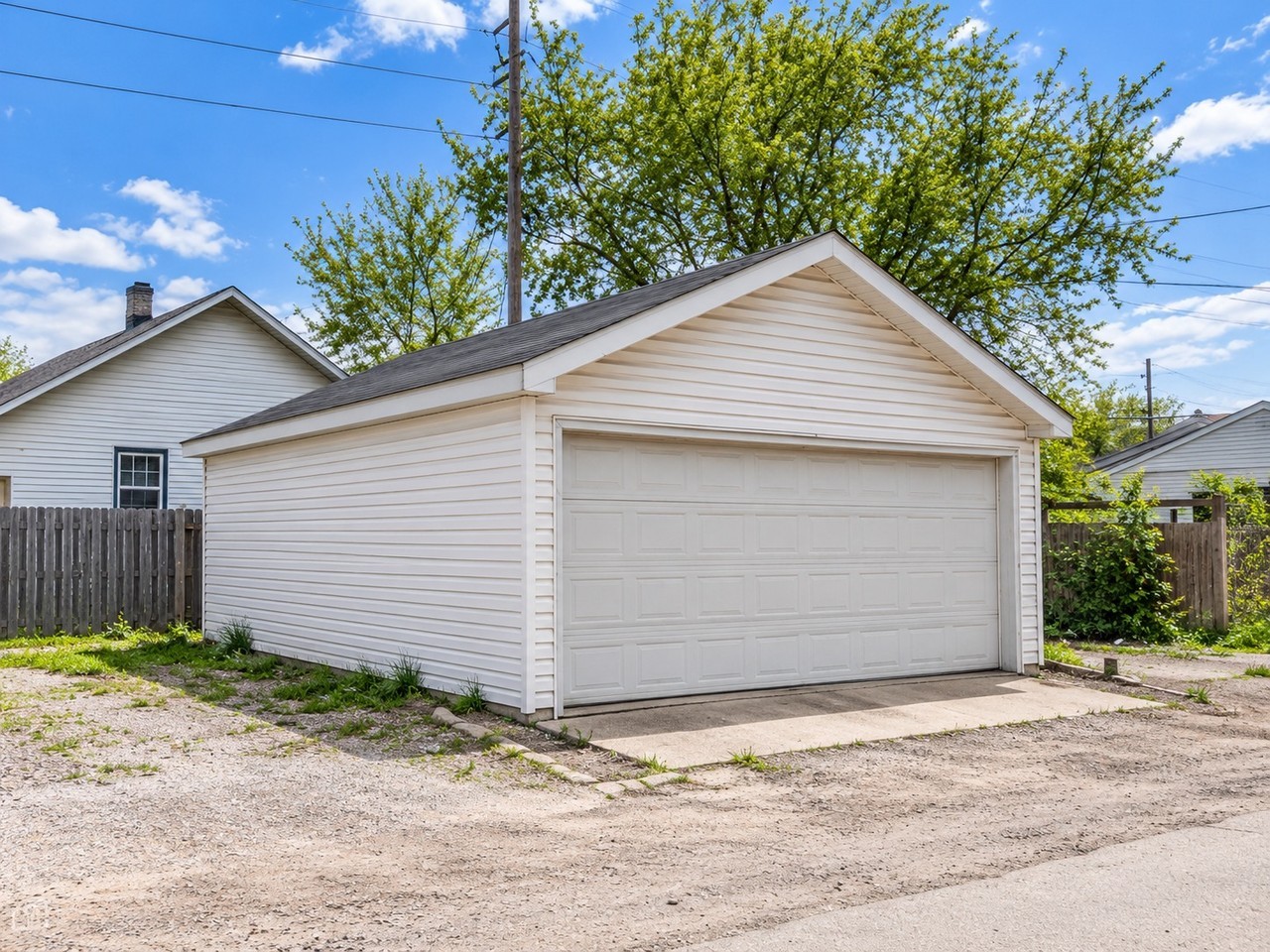 1221 S Belmont Ave - Photo 3 of 11