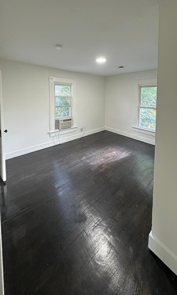 1107 Linden Ave - Photo 6 of 27