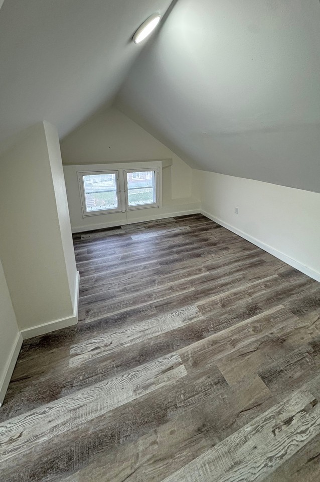1107 Linden Ave - Photo 7 of 27