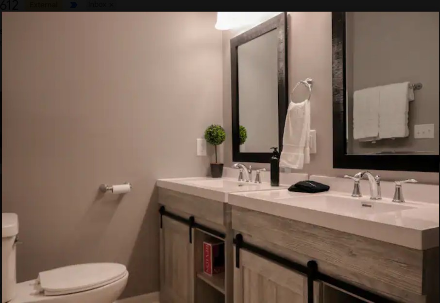 621 W 10th St - Photo 5 of 11