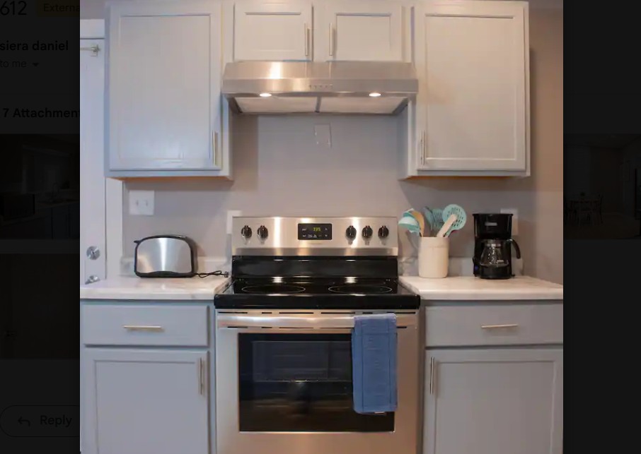 621 W 10th St - Photo 7 of 11